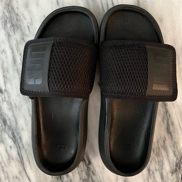 UGG Shoes - Ugg slide sandals /adjustable thick strap closure iexcellent like newcond.unisex